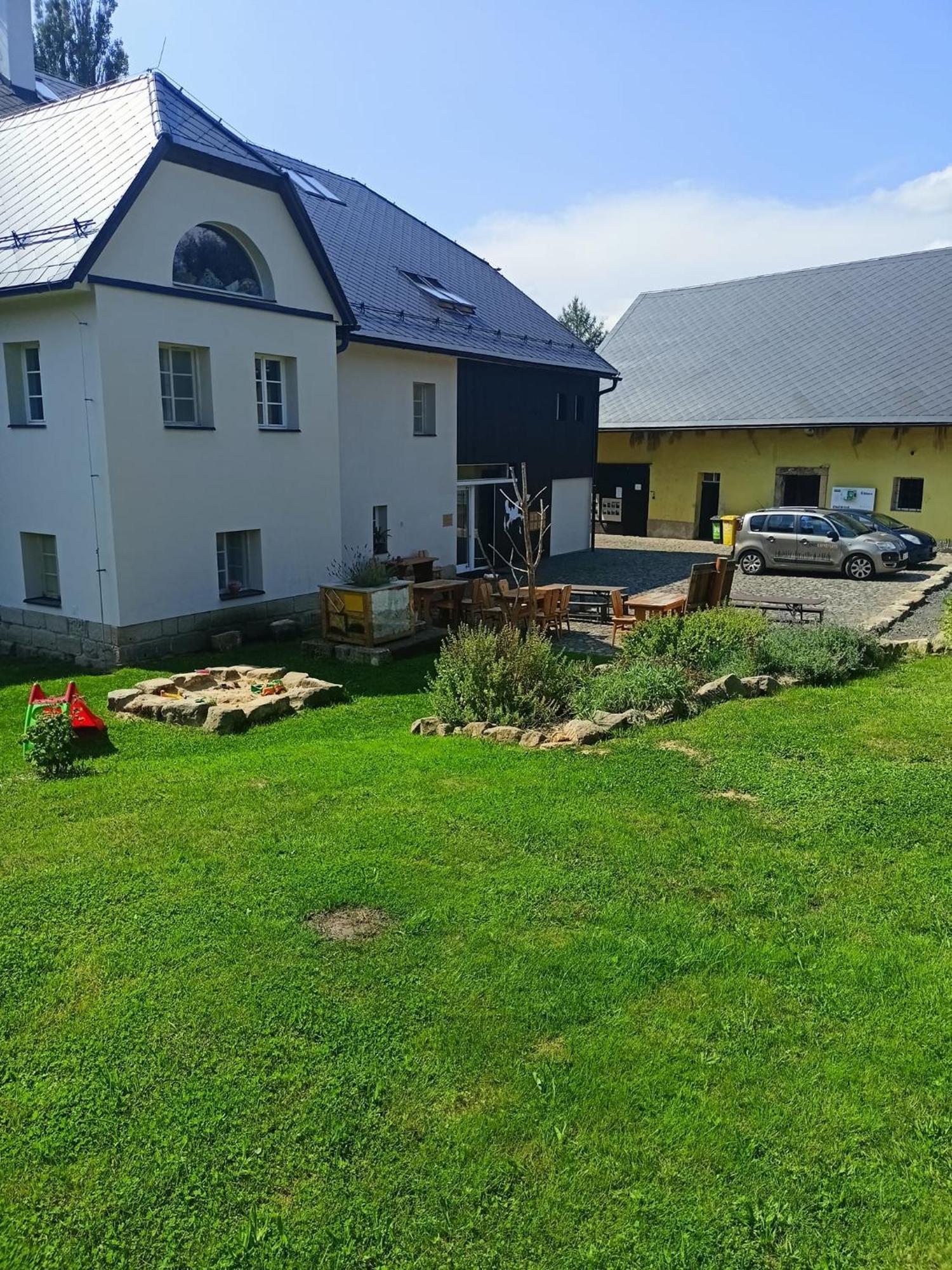 Apartmany Vcelin Brniste Luaran gambar